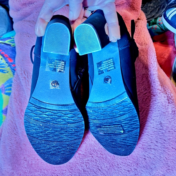 NWT SEXY💋 8.5 Black velvety suede with lace trim high block heels ankle boots - Picture 3 of 8